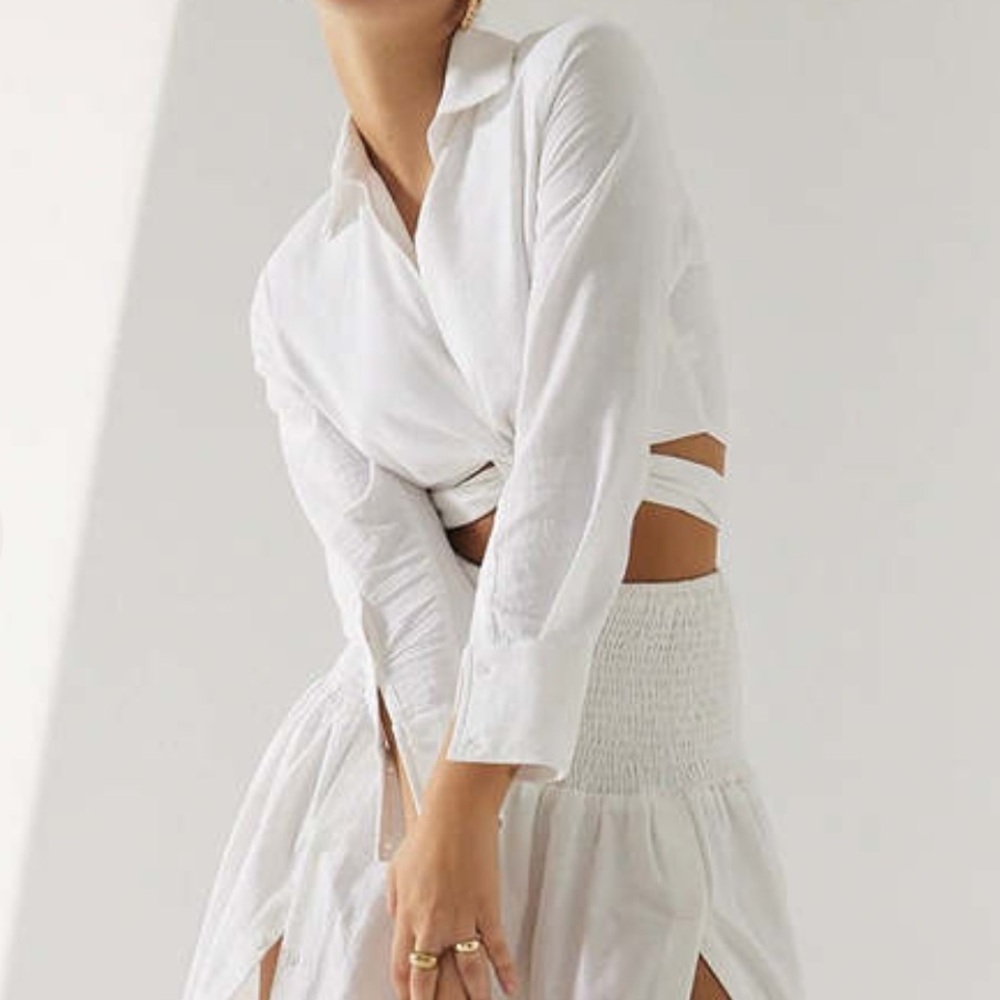 Sovere Alto Wrap and Tie Crop Shirt